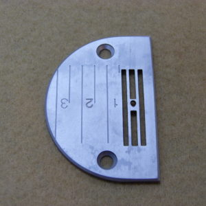 Пластина игольная Siruba L818 E704