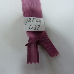 Молния потайная №3 25см Е-082 брусника, шт